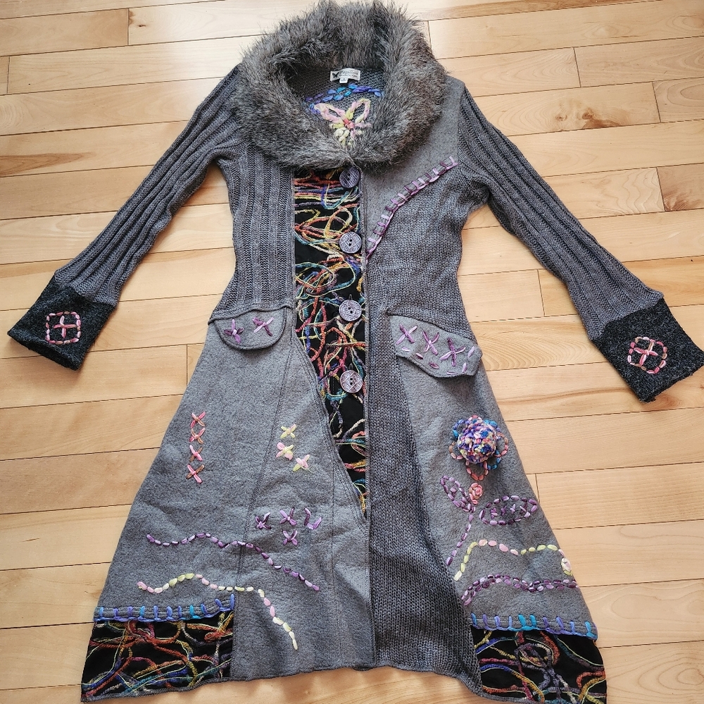 Papillon long sweater coat sz Md